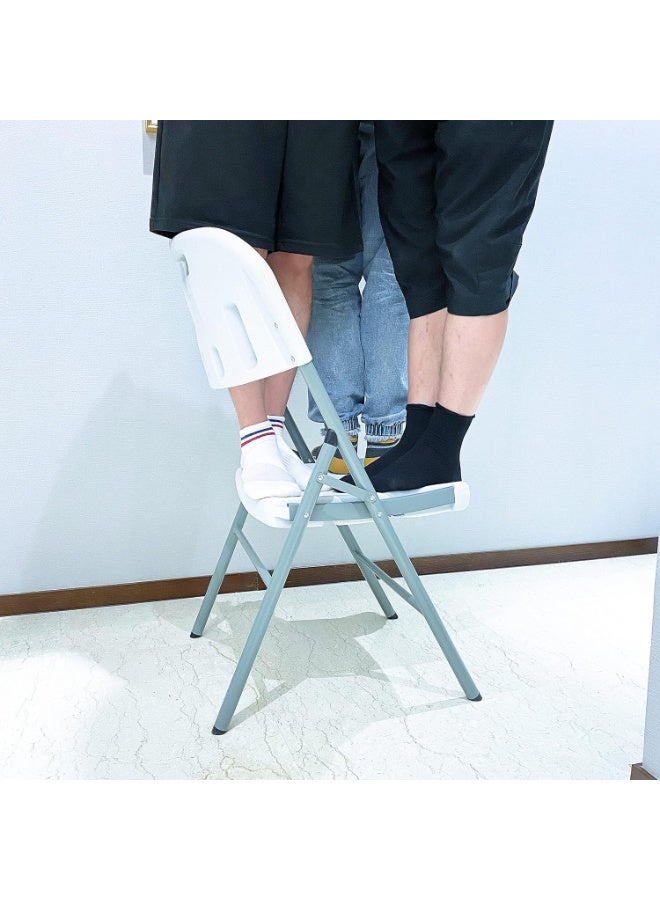 مجموعة 4 كراسي بلاستيك قابلة للطي من جاردن جوي للحديقة والفناء والمناسبات الداخلية والخارجية مريحة ومتانة عالية سهلة التخزين - Image 2